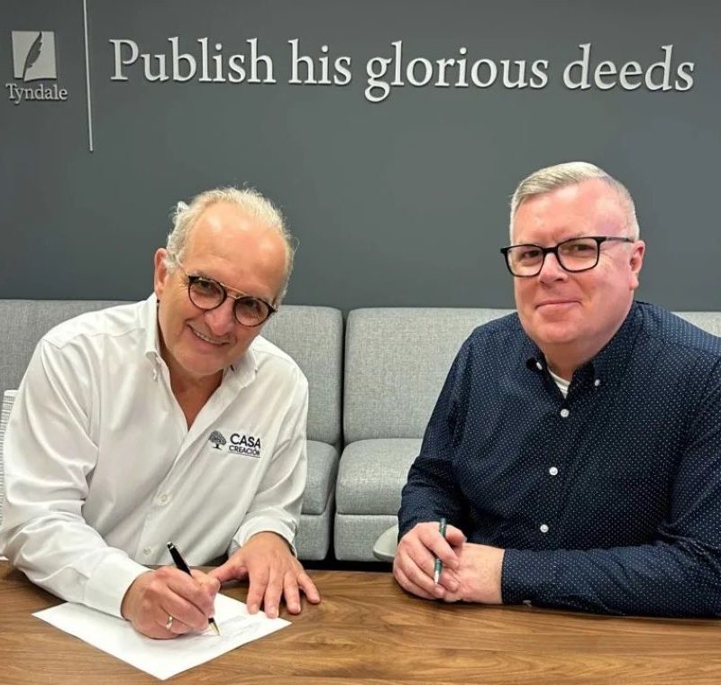 Grupo Nivel Uno / Casa Creación firma un acuerdo de distribución mundial exclusiva con Tyndale House Publishers y anuncia el lanzamiento de la Biblia El Mensaje en español