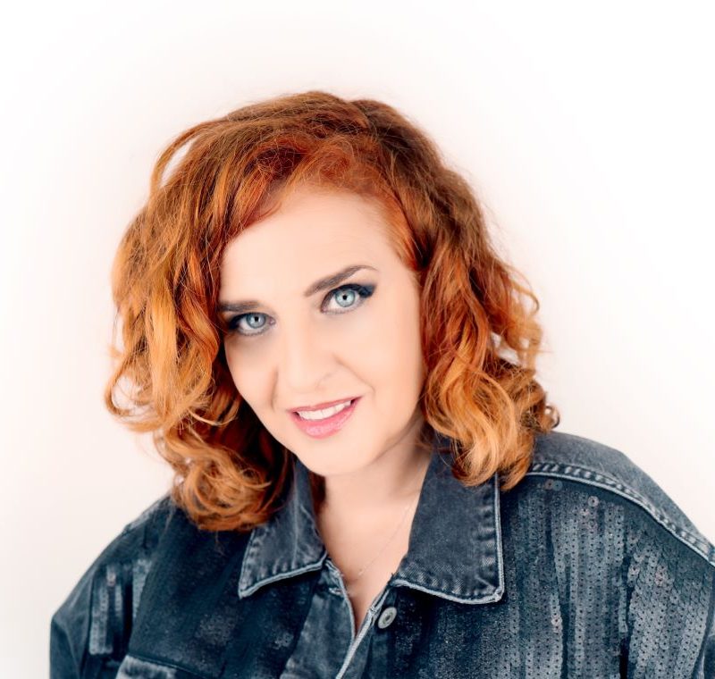 Con nuevo libro y nuevas canciones, Raquel Reguera prepara su visita a la Argentina