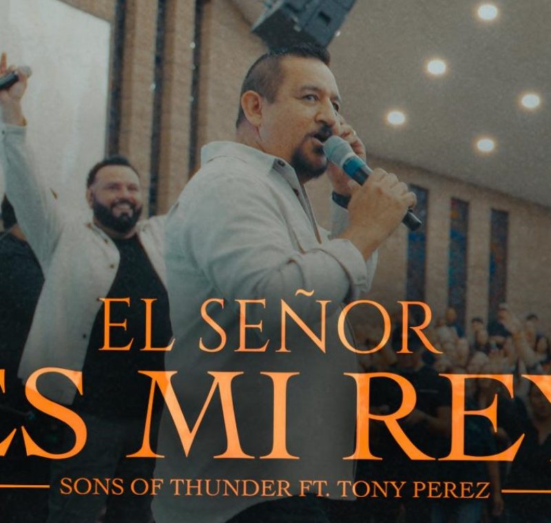 Sons of Thunder revive el clásico “El Señor Es Mi Rey” junto a la voz original de Tony Pérez.
